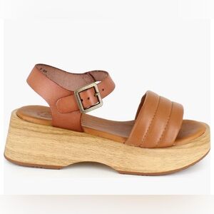 Candie's Elisa Platform Tan Sandal Sz 8